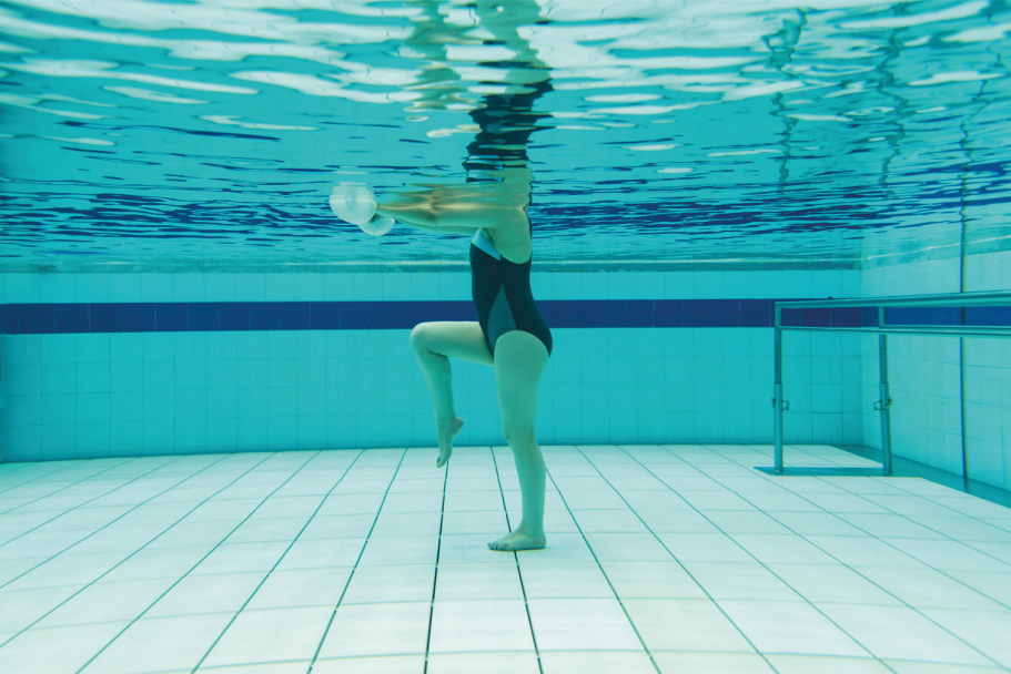 Wellknox Aquatherapy — temperature-controlled pool